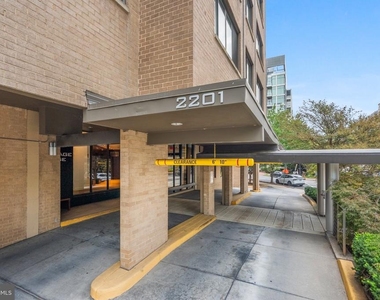 2201 L Street Nw - Photo Thumbnail 3