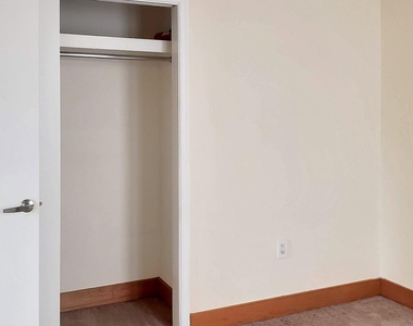 326 8th Street Ne - Photo Thumbnail 6