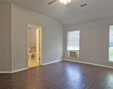 3608 Bratton Heights Dr - Photo Thumbnail 8