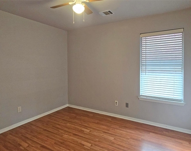 3608 Bratton Heights Dr - Photo Thumbnail 11