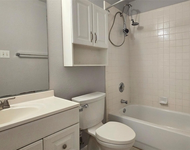 3608 Bratton Heights Dr - Photo Thumbnail 12