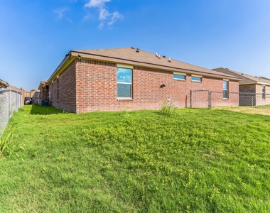 2416 Alterman Dr - Photo Thumbnail 14