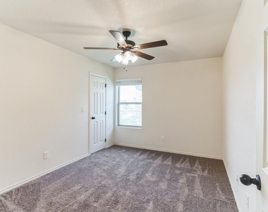 2416 Alterman Dr - Photo Thumbnail 6