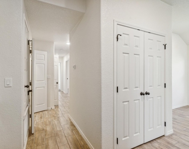 2416 Alterman Dr - Photo Thumbnail 3