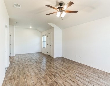 2416 Alterman Dr - Photo Thumbnail 1