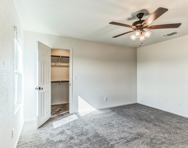 2416 Alterman Dr - Photo Thumbnail 8