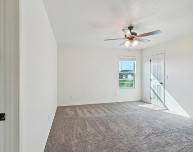2416 Alterman Dr - Photo Thumbnail 7