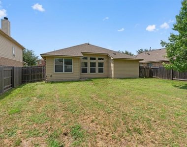 1049 Regency Ln - Photo Thumbnail 23