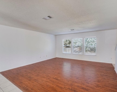 2602 Stapleford Dr - Photo Thumbnail 6