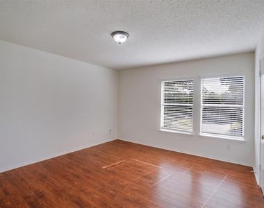2602 Stapleford Dr - Photo Thumbnail 13