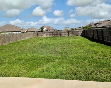 12040 Riparian Rd - Photo Thumbnail 22