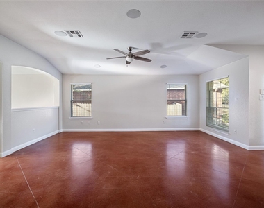 2328 Pearson Way - Photo Thumbnail 27