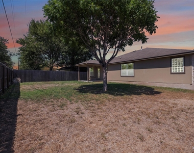 2328 Pearson Way - Photo Thumbnail 10