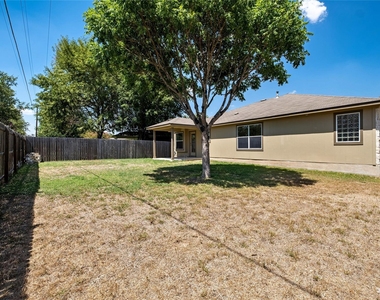 2328 Pearson Way - Photo Thumbnail 4