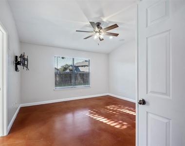 2328 Pearson Way - Photo Thumbnail 19