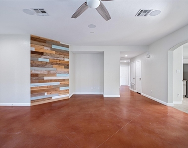 2328 Pearson Way - Photo Thumbnail 29