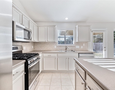 2328 Pearson Way - Photo Thumbnail 34