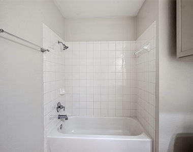 2328 Pearson Way - Photo Thumbnail 16