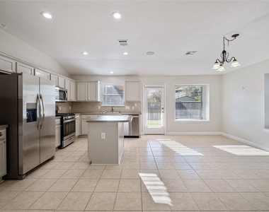 2328 Pearson Way - Photo Thumbnail 32