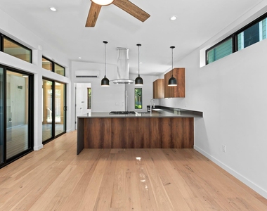 1908 Richcreek Rd - Photo Thumbnail 5