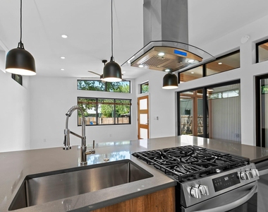 1908 Richcreek Rd - Photo Thumbnail 14
