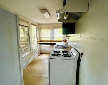 615 W 31st St - Photo Thumbnail 11