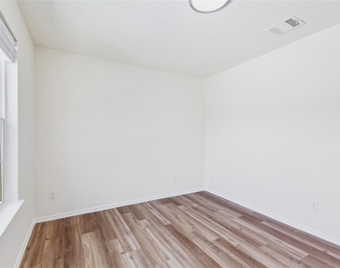 14416 Lewis Carroll Ln - Photo Thumbnail 26