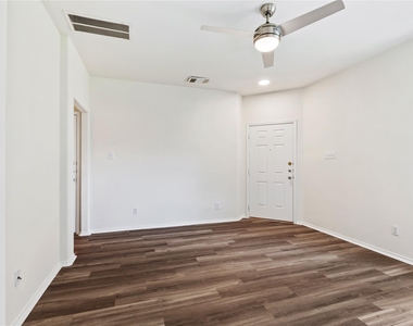 14416 Lewis Carroll Ln - Photo Thumbnail 40