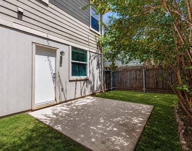 14416 Lewis Carroll Ln - Photo Thumbnail 31