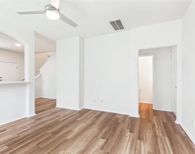 14416 Lewis Carroll Ln - Photo Thumbnail 13