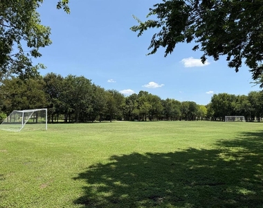 14416 Lewis Carroll Ln - Photo Thumbnail 34