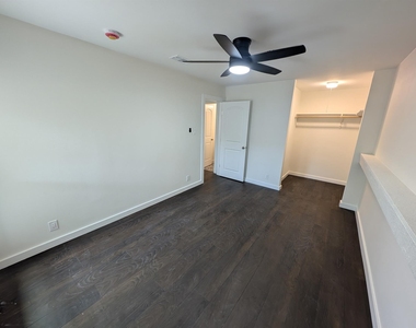 2905 Parker Ln - Photo Thumbnail 7