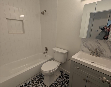 2905 Parker Ln - Photo Thumbnail 8