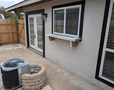 2905 Parker Ln - Photo Thumbnail 9