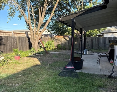 220 Bailey Loop - Photo Thumbnail 2