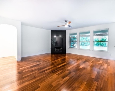 15716 Belfin Dr - Photo Thumbnail 6