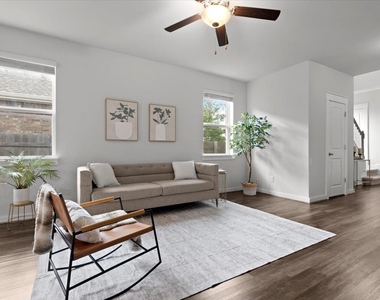 321 Buffalo View Ln - Photo Thumbnail 3