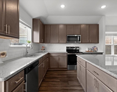 321 Buffalo View Ln - Photo Thumbnail 8
