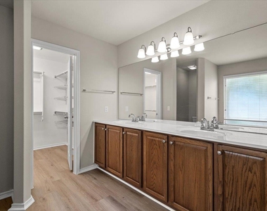 2808 Barefoot Ln - Photo Thumbnail 9