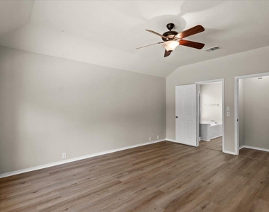 2808 Barefoot Ln - Photo Thumbnail 8
