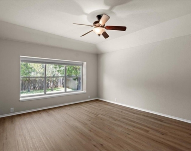 2808 Barefoot Ln - Photo Thumbnail 7