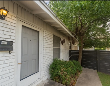 607 Bellevue Pl - Photo Thumbnail 1