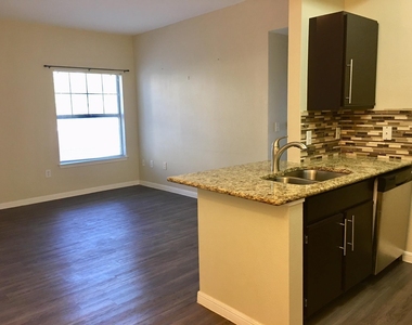 2320 Gracy Farms Ln - Photo Thumbnail 1
