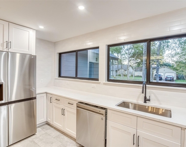 13126 Mill Stone Dr - Photo Thumbnail 6