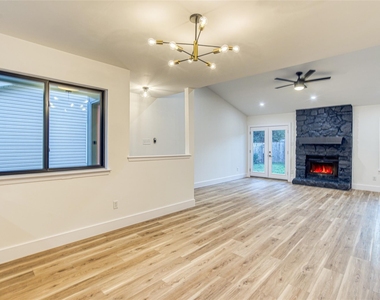 13126 Mill Stone Dr - Photo Thumbnail 9