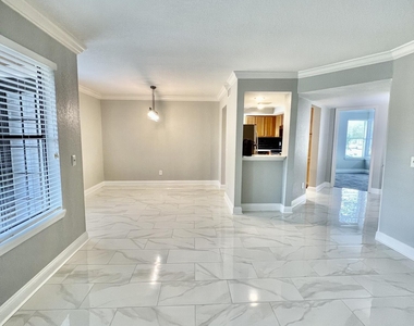 887 Coral Reef Way - Photo Thumbnail 4