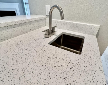887 Coral Reef Way - Photo Thumbnail 11