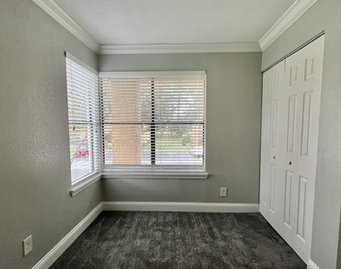 887 Coral Reef Way - Photo Thumbnail 22