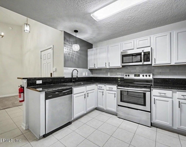 7920 Merrill Road - Photo Thumbnail 8