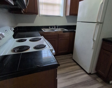 1237 W 19th Street - Photo Thumbnail 6